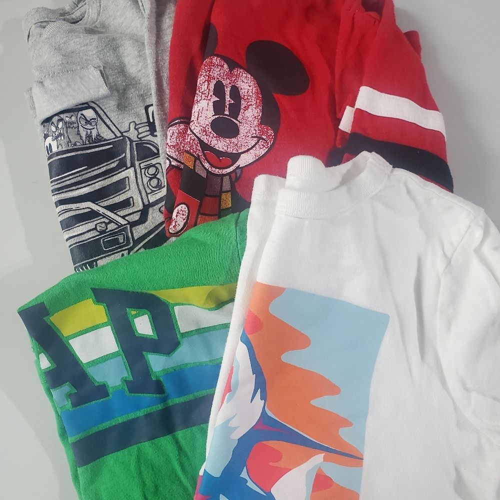 Size S boys lot of Gap shirts